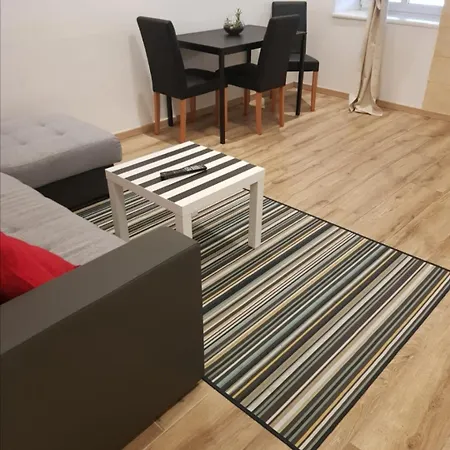 Apartment, Modern Und Neu Renoviert