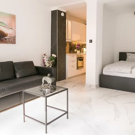 Apartment Supreme Studio *