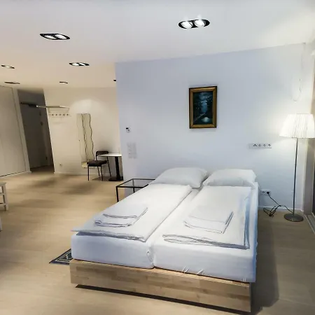Garden Apartment *