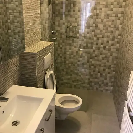 2 Apartment *