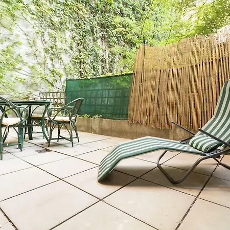 Apartment Relaxing Terrace In Lively Area *