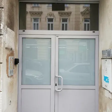 Apartment Magnet