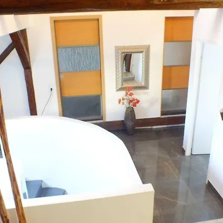 Royal Palace Apartment