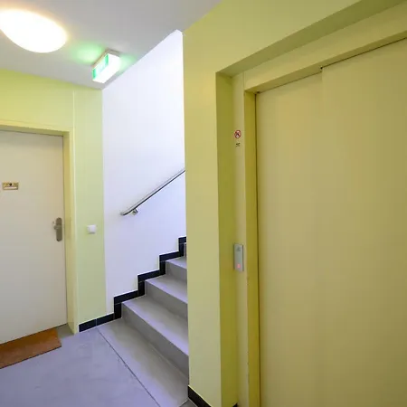 Nice 2 Bedrooms At The Subway 10 Min To Center *