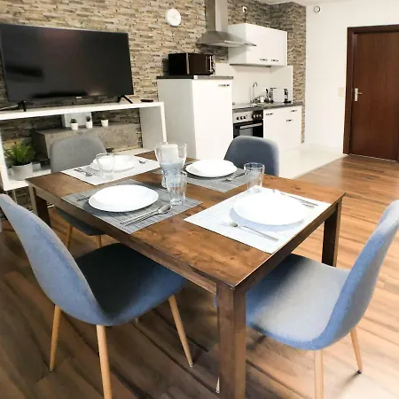 Apartment Vips *