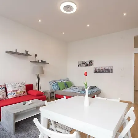 Διαμέρισμα Bright Red Heart In Leopoldstadt