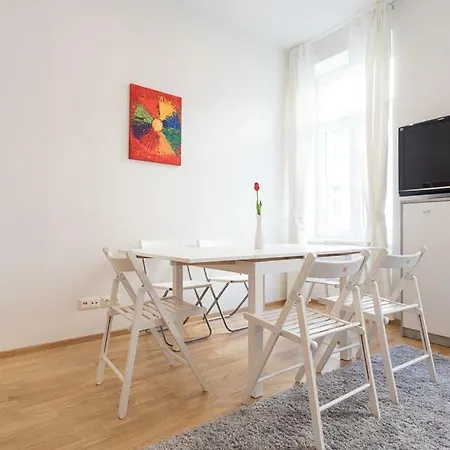 Apartment Bright Red Heart In Leopoldstadt Wien