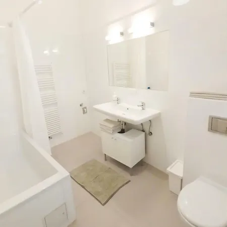 Apartment Living - Friedmanngasse *