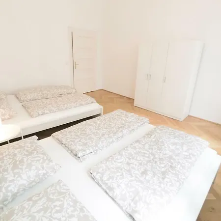 Apartment Living - Friedmanngasse