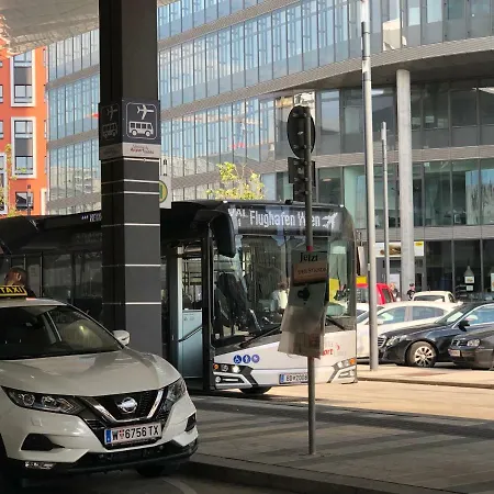 Direkt Am Hauptbahnhof 아파트