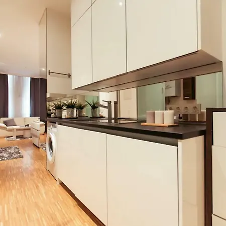 Apartment 1020 | Vie | *