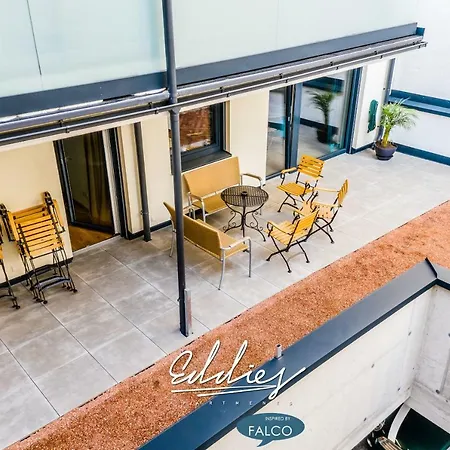 Eddie's Design Apartment *
