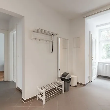 Universum 2 Apartman *