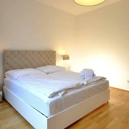 Residence, Naschmarkt - Karlsplatz Hotel apartamentowy *