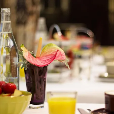 Saint Shermin & Champagne Hotel