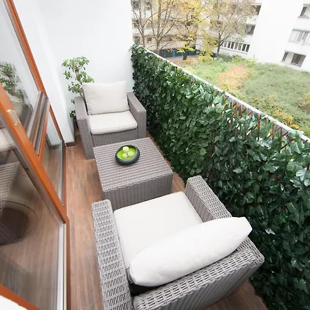 Deluxe Apartment *