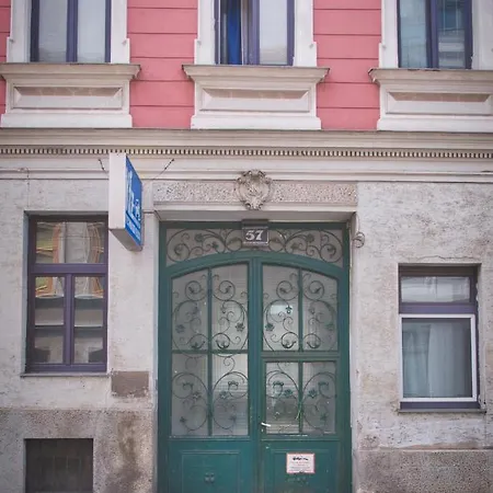 Niko * Vienna