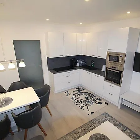 Apartament Theresa Tiana