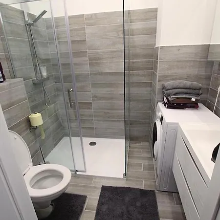 Apartament Theresa Tiana