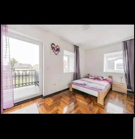 36 Kloepferstrasse Villa