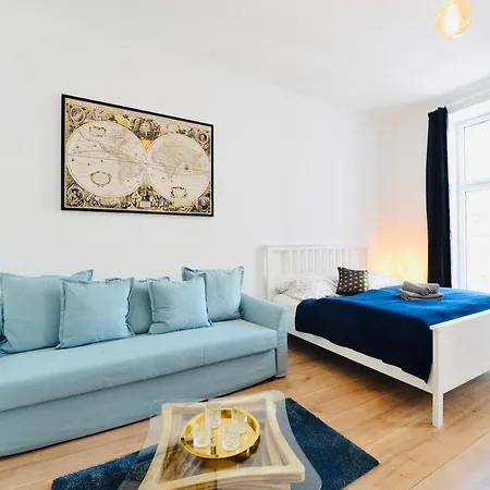 Brand New Very Central - Studio Vienna