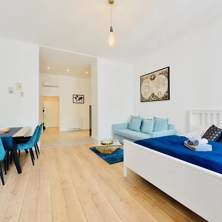 Brand New Very Central - Studio Apartament *