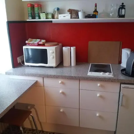 Apartment Geräumige Zentrumsnahe Altbauwohnung