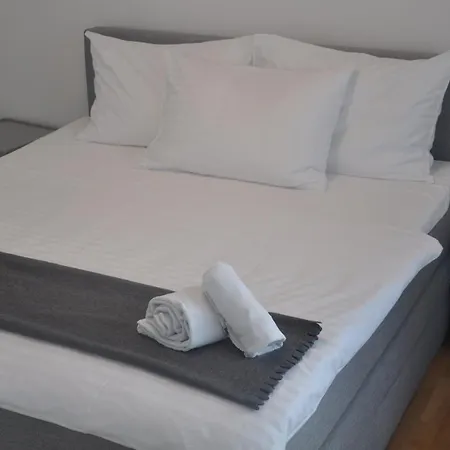 Apartment 4 Beds And - Contactless Check-in