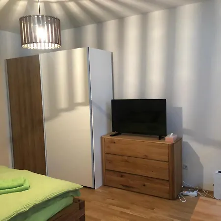One Private In Luxury With Shared Kitchen And Shared Bathroom * Viena