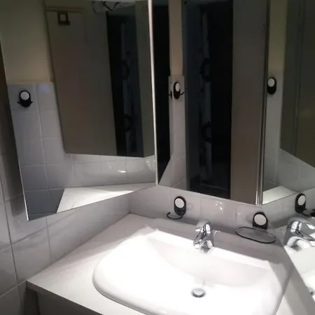 Geräumige Zentrumsnahe Altbauwohnung Apartment