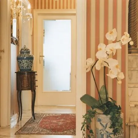Hotel Henri Siebterbezirk 4*