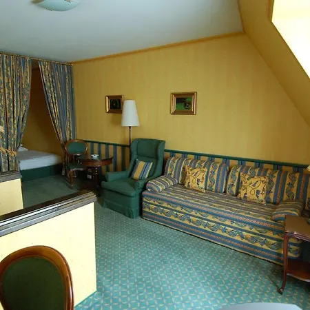 Hotel Koenig Von Ungarn 4*