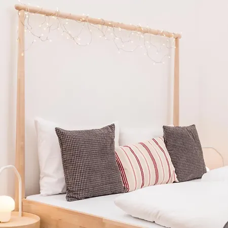 Sigmund Freud Lounge Apartment