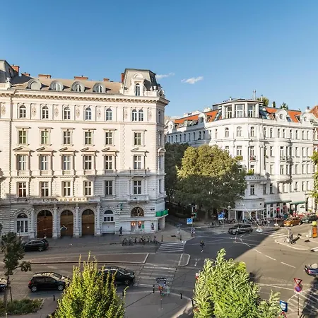 Sigmund Freud Lounge Apartament