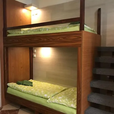 Viktoria Hostel
