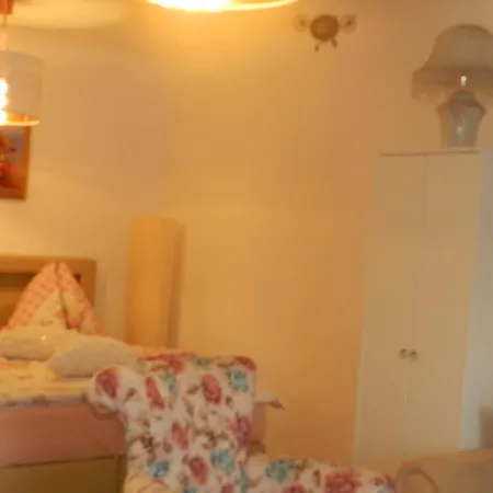 Klassik And Sunny Apartment! וינה