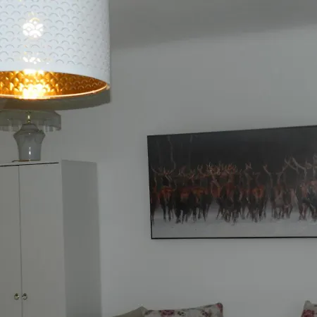 Klassik And Sunny Apartment! דירה