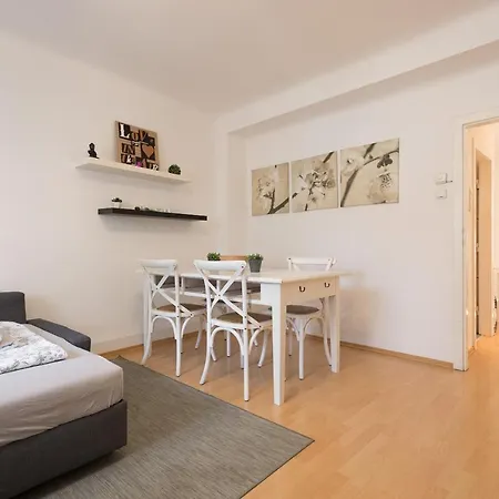 Gorgeous Hideout | Center * Vienna