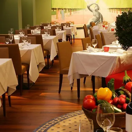 Courtyard By Marriott Schoenbrunn Hotell 4*
