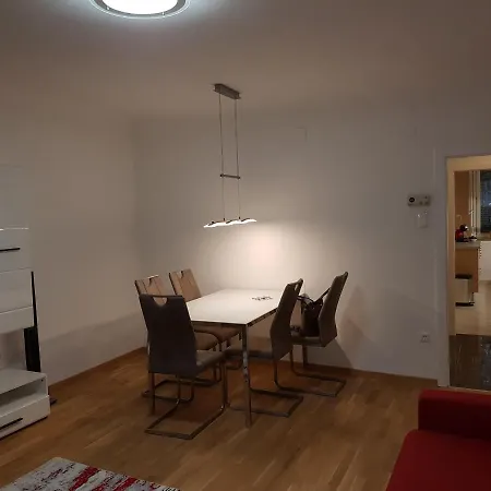Stadthalle Apartment Vienna