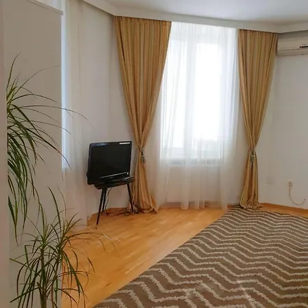 Apartment Corner 1020 *