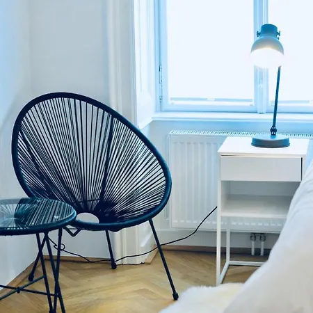 Fantastic 3-bedroom-apartment In Mitte *