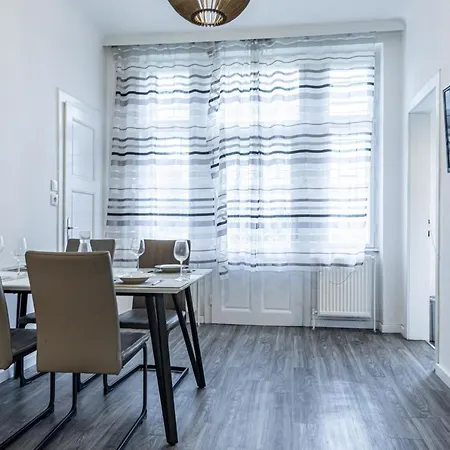 Christiano - Schoenbrunn Apartment