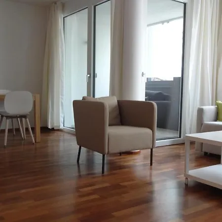 Apartment United Nations 12 *