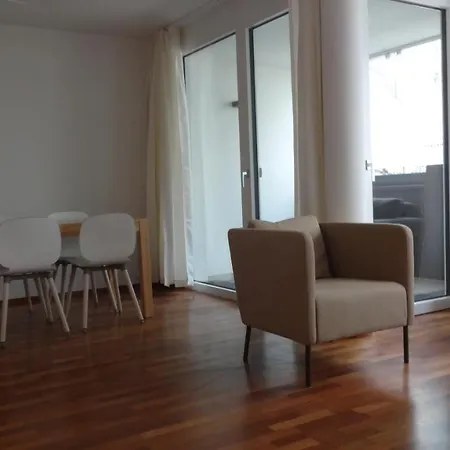 Apartment United Nations 12 *