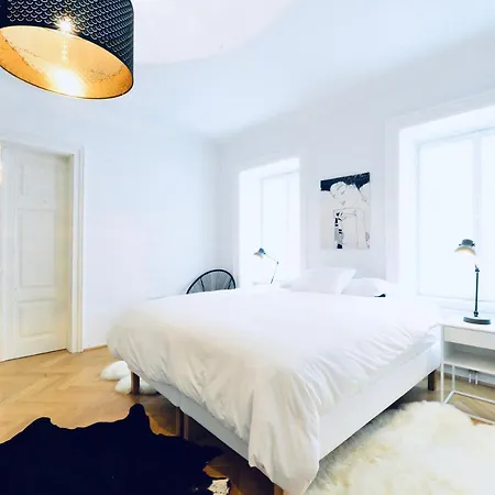 Fantastic 3-bedroom-apartment In Mitte Apartment *