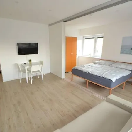 Schonbrunn Apartment *