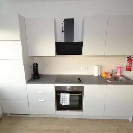 Schonbrunn Apartment Vienna