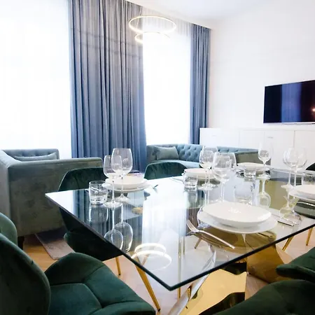 Opera - Mai's Apartment
