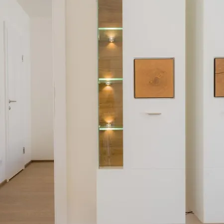 Residence, Mariahilfer Str. - Neubaugasse *
